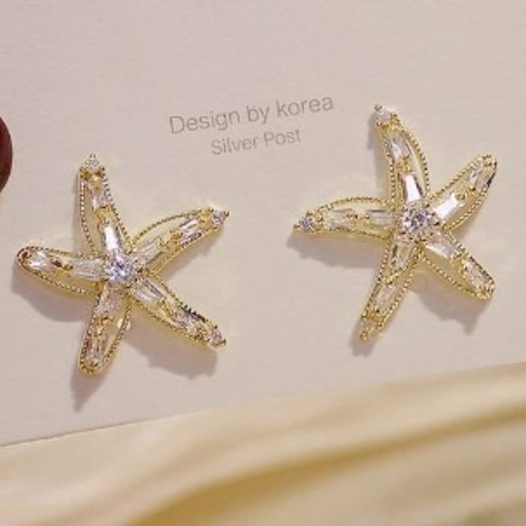 Jewelry - Hollow Crystal Zirconia Starfish Silver Post Stud Earrings